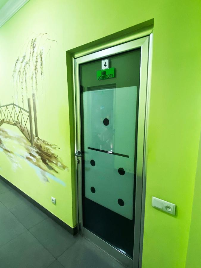 F&F Domino Hostel Erevan Esterno foto